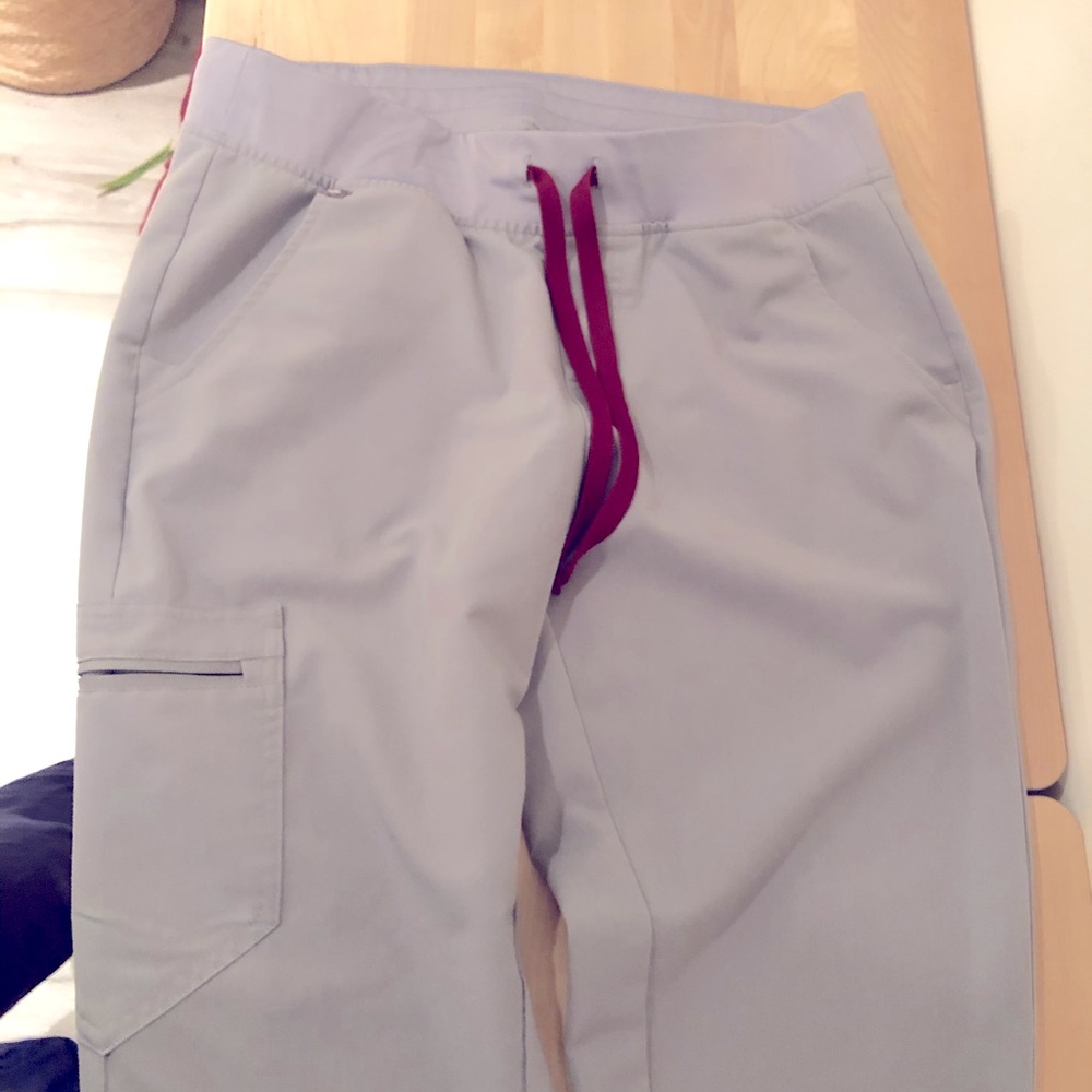 Figs Cement women’s jogger medium regular